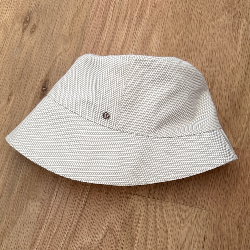 lululemon athletica Cream Bucket Hat with Subtle Logo
